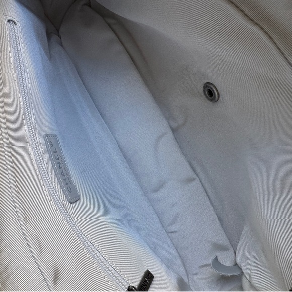 Chanel Silver Quilted Leather Airline Casual Rock Easy Flap Shoulder Bag - Picture 16 of 16